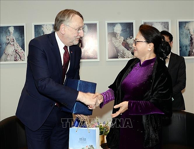 Chủ tịch Quốc hội gặp Chủ tịch Ủy ban Thương mại quốc tế Nghị viện châu Âu Chủ tịch Quốc hội gặp Chủ tịch Ủy ban Thương mại quốc tế Nghị viện châu Âu