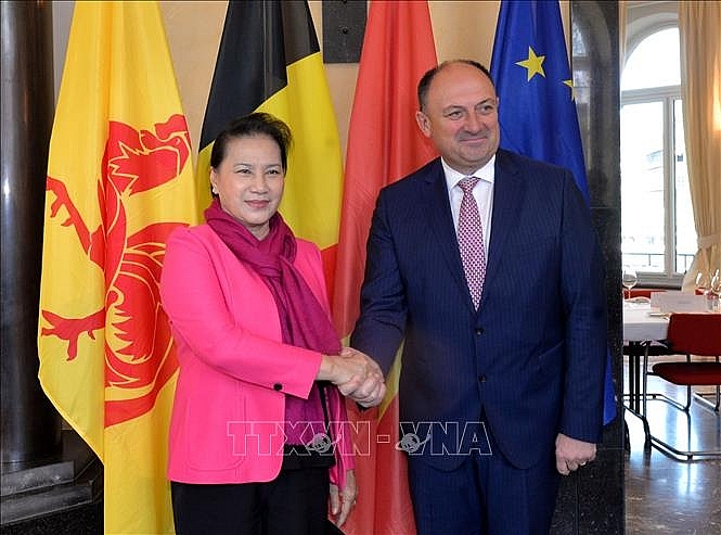 chu tich quoc hoi nguyen thi kim ngan tiep chu tich vung wallonie bi