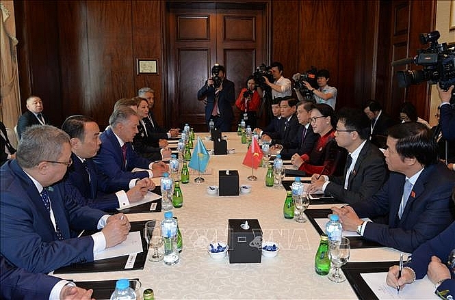 Chủ tịch Quốc hội Nguyễn Thị Kim Ngân hội kiến Chủ tịch Hạ viện Kazakhstan