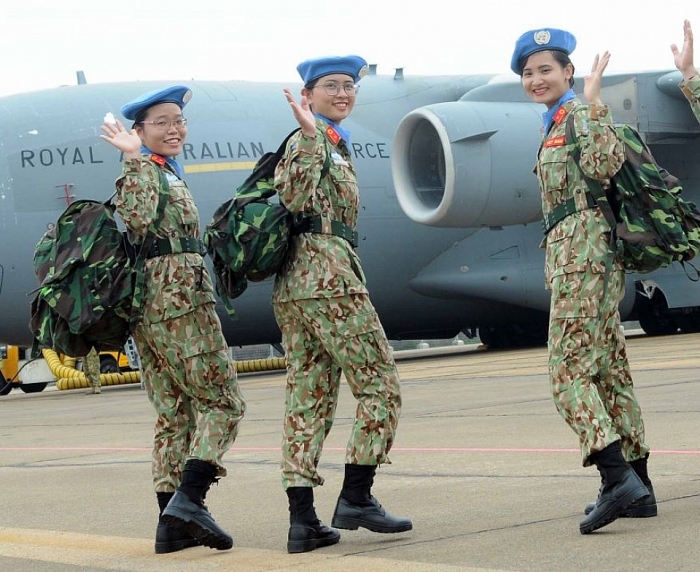 viet nam de cao vai tro cua phu nu tham gia gin giu hoa binh