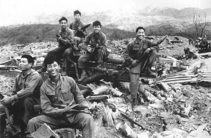 ky uc ve mot thoi oanh liet va hao hung cua dan toc qua anh