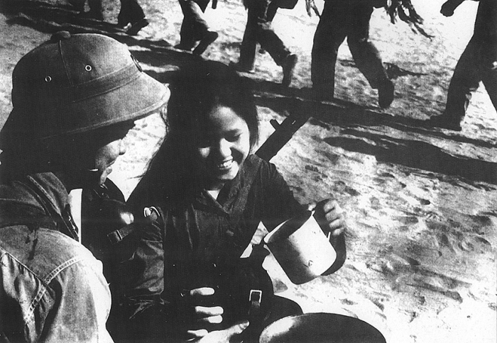 ky uc ve mot thoi oanh liet va hao hung cua dan toc qua anh