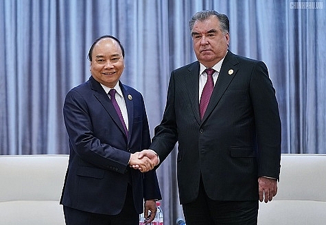 thu tuong nguyen xuan phuc gap tong thong tajikistan