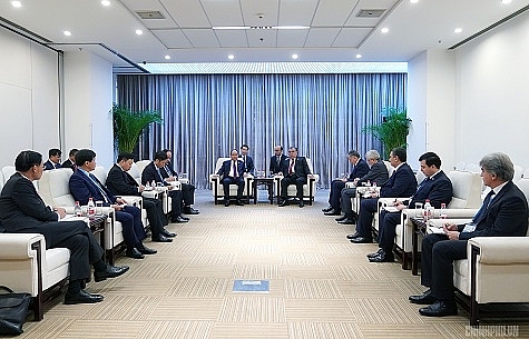 thu tuong nguyen xuan phuc gap tong thong tajikistan