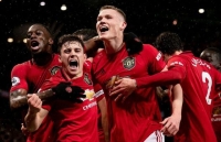 man utd trieu tap cac cau thu ngoai quay tro lai anh