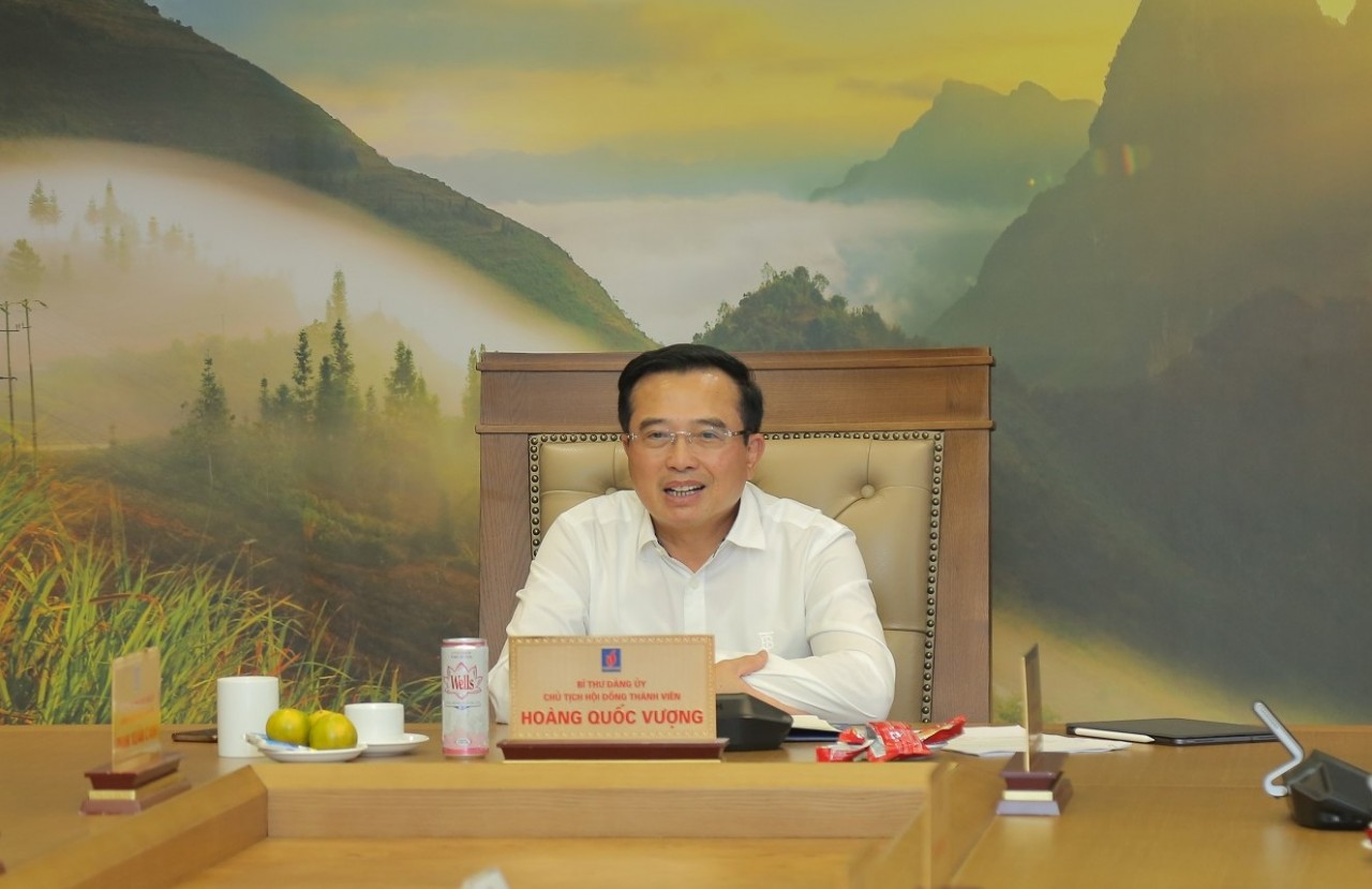 2.	Chủ tịch HĐTV Petrovietnam Hoàng Quốc Vượng phát biểu chỉ đạo.