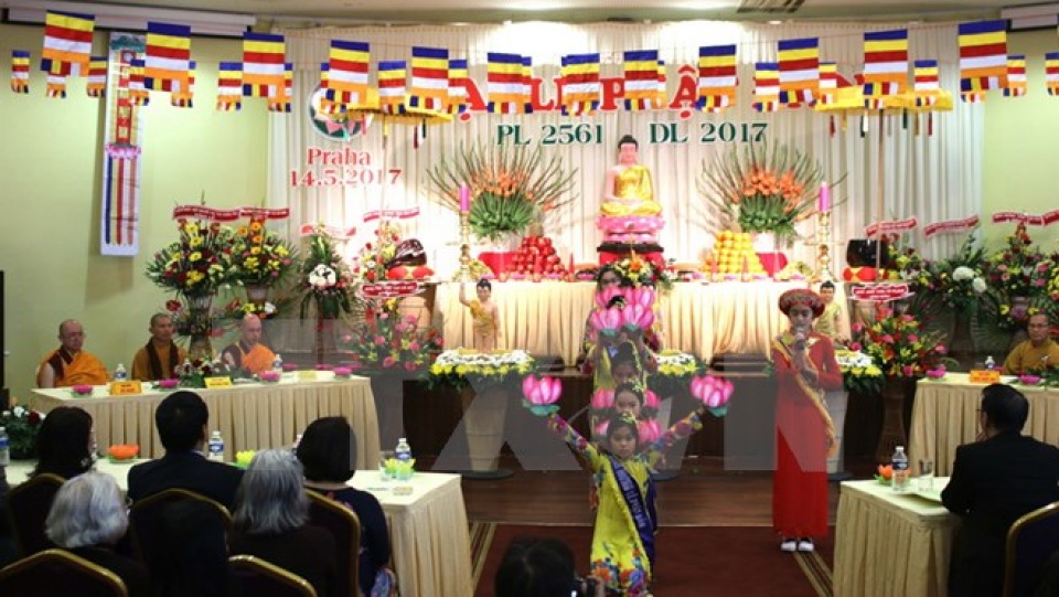 dai le phat dan duoc to chuc o nhieu dia phuong cua cong hoa czech