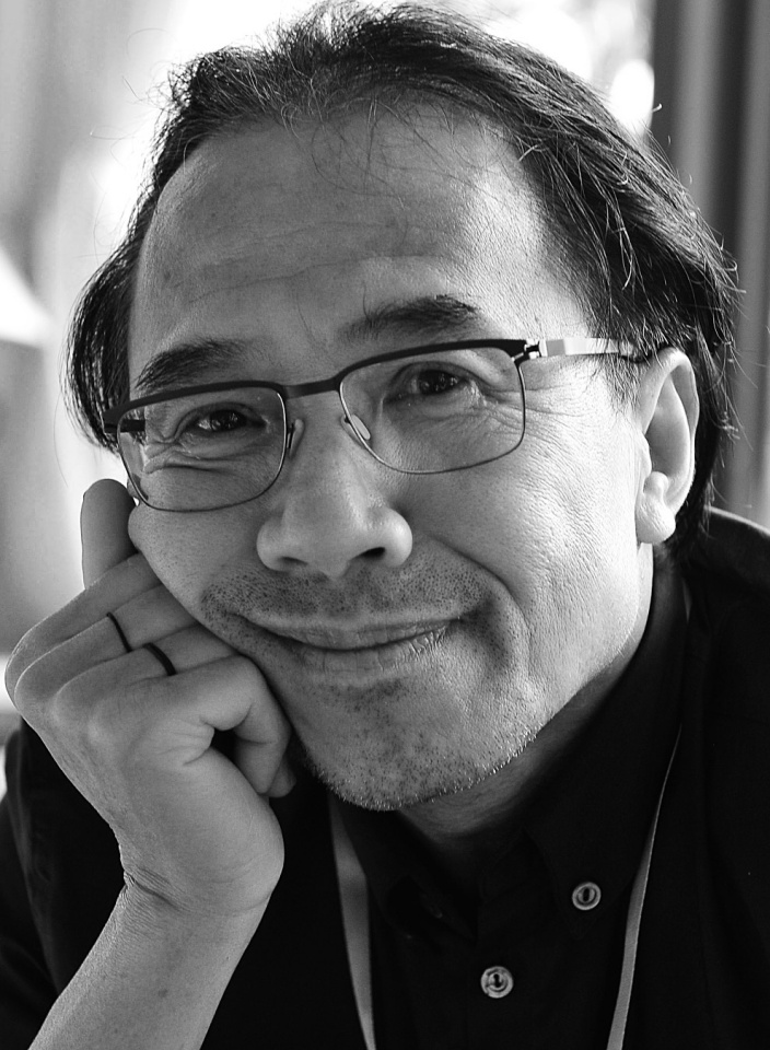 lich su luon can duoc nhin lai