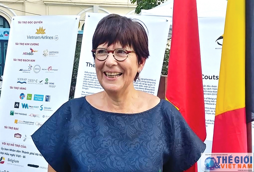 mot thoang nuoc bi giua long ha noi