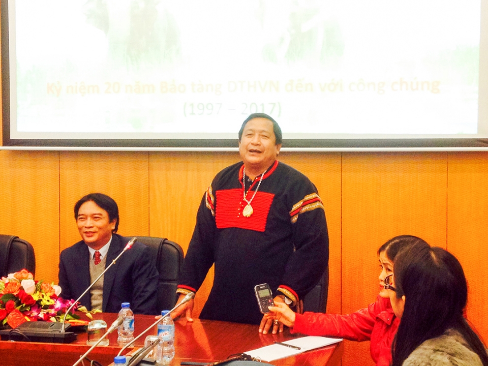 nghe con trai vua voi ke chuyen