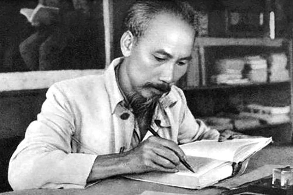 70 nam loi keu goi thi dua ai quoc cua ho chu tich