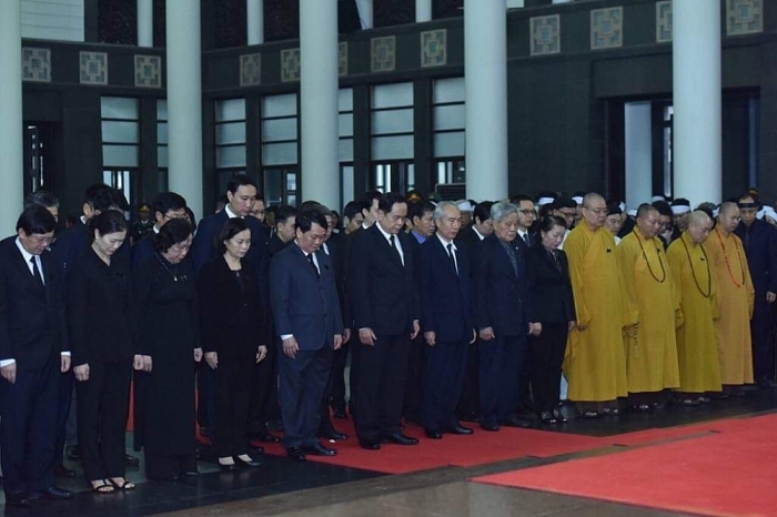 cu hanh trong the le quoc tang nguyen chu tich nuoc le duc anh