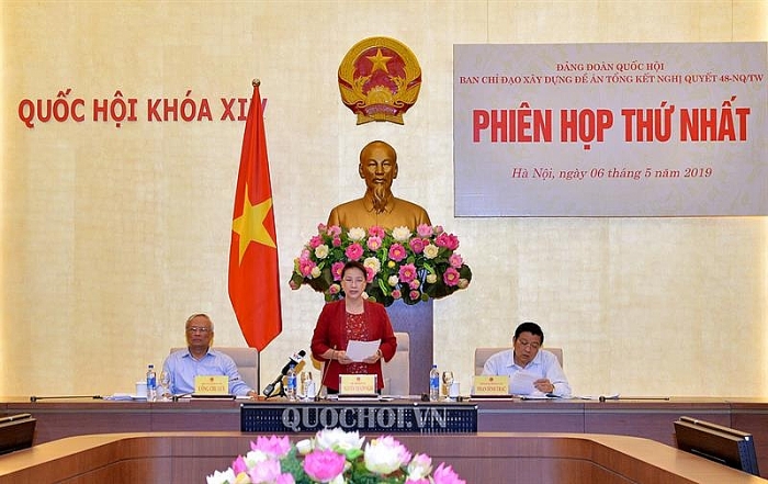 chu tich quoc hoi chu tri phien hop thu nhat ban chi dao xay dung de an tong ket nghi quyet 48nq tw
