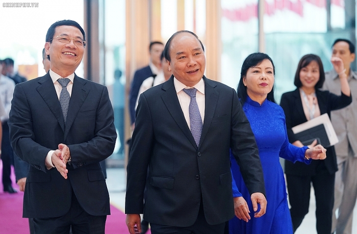 thu tuong tham quan trien lam du dien dan phat trien doanh nghiep cong nghe viet nam