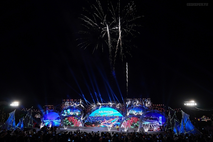 thu tuong nguyen xuan phuc du khai mac le hoi hoa phuong do