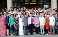 Chủ tịch Quốc hội Nguyễn Thị Kim Ngân gặp mặt cán bộ hưu trí và nhân dân nơi cư trú