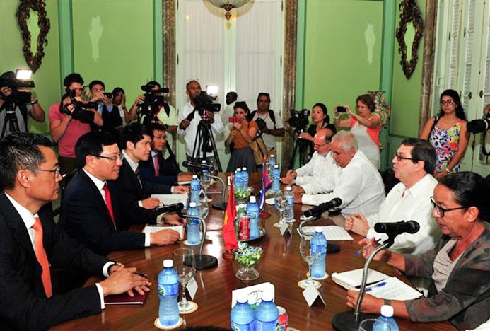 pho thu tuong bo truong ngoai giao pham binh minh hoi dam voi ngoai truong cuba b parrilla