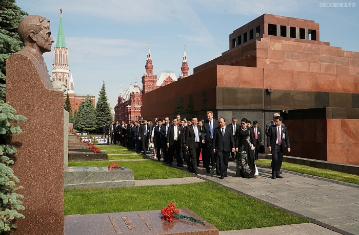 thu tuong nguyen xuan phuc vieng lang vi lenin