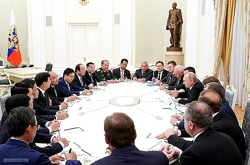 Thủ tướng Nguyễn Xuân Phúc hội kiến Tổng thống Nga Vladimir Putin thu tuong nguyen xuan phuc hoi kien tong thong nga vladimir putin