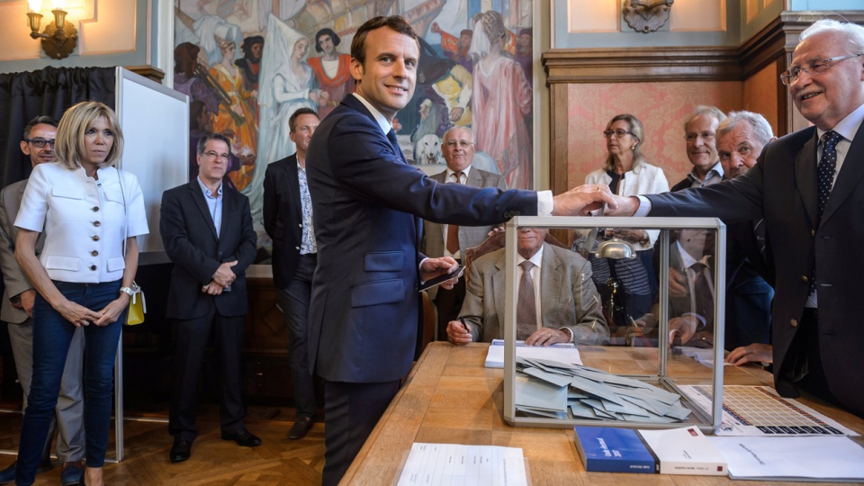 nuoc phap chuyen minh