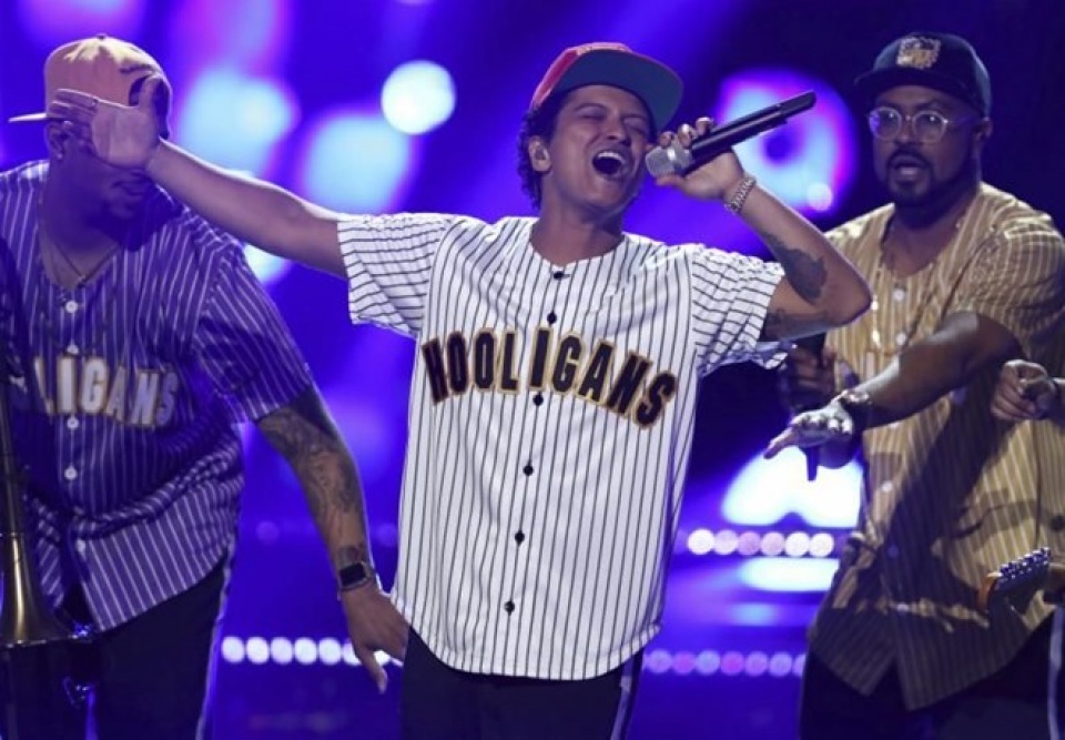 BET 2017: Nghệ sĩ Beyonce và Bruno Mars cùng giành giải Video của năm bet 2017 nghe si beyonce va bruno mars cung gianh giai video cua nam