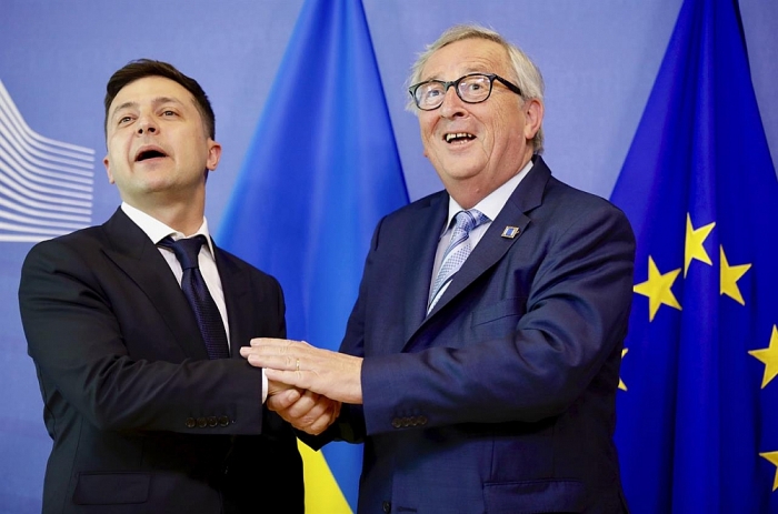 ukraine tong thong zelensky tham eu va nato di tay nhan dong