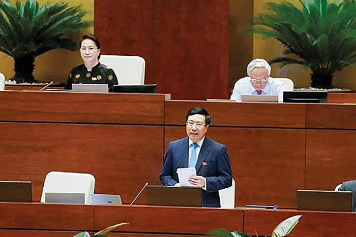 pho thu tuong pham binh minh tra loi chat van tai quoc hoi dung va trung van de cu tri quan tam