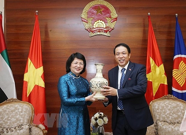 pho chu tich nuoc dang thi ngoc thinh tham dai su quan viet nam tai uae