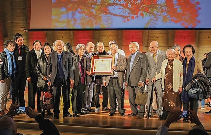 Dấu son lịch sử của người Việt tại Pháp