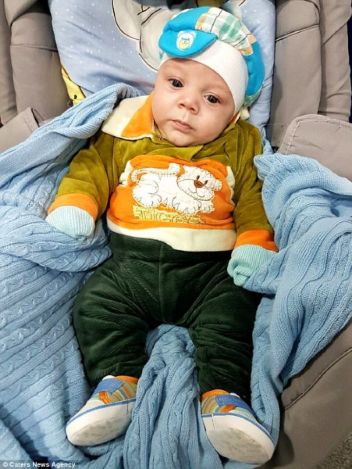 cap song sinh chao doi tu nguoi me chet nao hon 4 thang