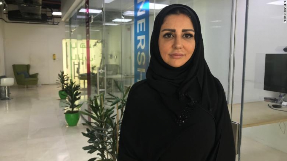 Được lái xe, phụ nữ Saudi Arabia đi làm tài xế duoc lai xe phu nu saudi arabia di lam tai xe