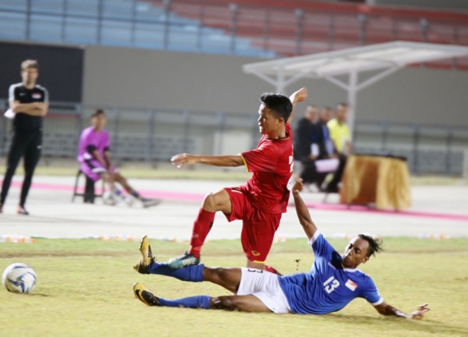 hlv hoang anh tuan bi loai o vong bang se la bai hoc cho u19 viet nam