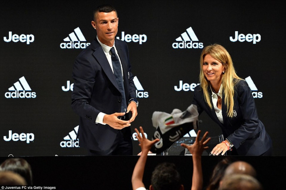 cristiano ronaldo chinh thuc ra mat clb juventus