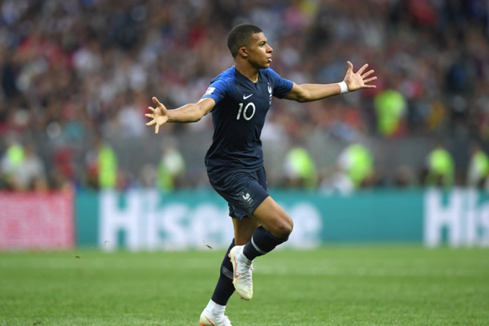 mbappe loai messi va chon minh lam ung vien qua bong vang chau au