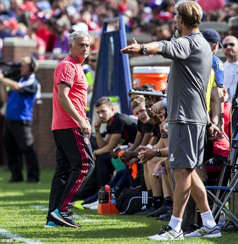 man utd gay that vong cang thang mourinho va ed woodward day len dinh diem