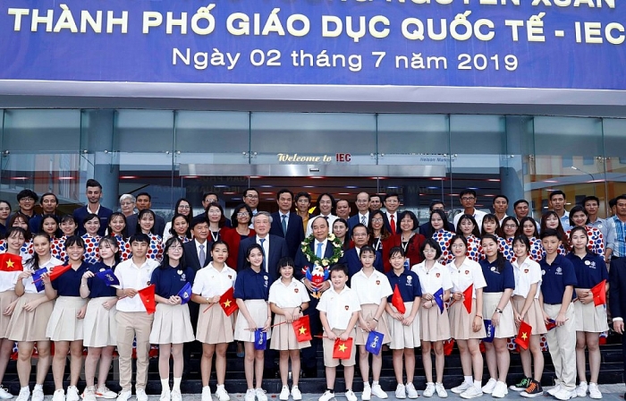thu tuong nguyen xuan phuc tham thanh pho giao duc quoc te iec quang ngai