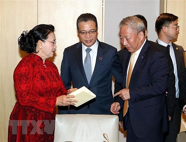 Chủ tịch Quốc hội Nguyễn Thị Kim Ngân tiếp các doanh nghiệp Trung Quốc chu tich quoc hoi nguyen thi kim ngan tiep cac doanh nghiep trung quoc