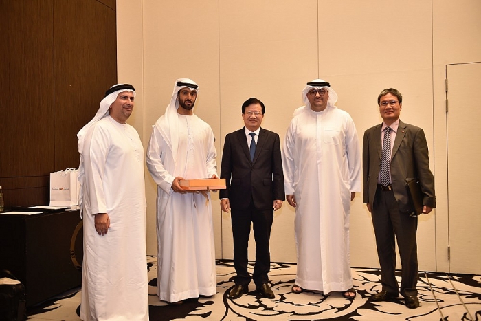 pho thu tuong trinh dinh dung tham lam viec tai uae