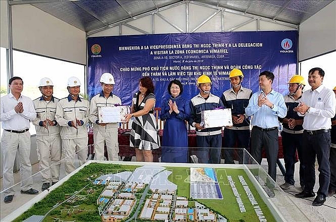 pho chu tich nuoc dang thi ngoc thinh hoi dam voi pho chu tich cuba