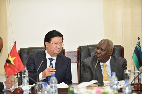 pho thu tuong trinh dinh dung tham lam viec tai tanzania