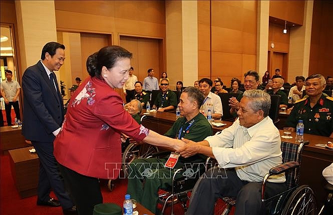 chu tich quoc hoi gap mat cac thuong binh nang tieu bieu toan quoc
