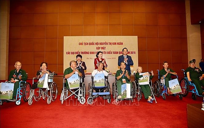 chu tich quoc hoi gap mat cac thuong binh nang tieu bieu toan quoc