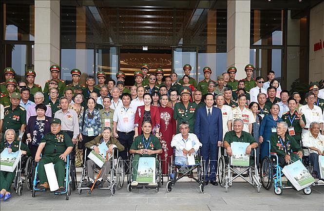 chu tich quoc hoi gap mat cac thuong binh nang tieu bieu toan quoc