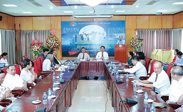 tu chuyen di lich su cua bac ho den baku