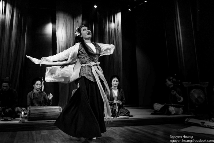 nha van hoa huu ngoc shakespeare va brecht trong tuong va cheo ii