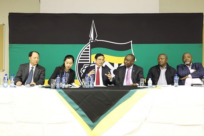 truong ban to chuc trung uong pham minh chinh tham va lam viec tai nam phi