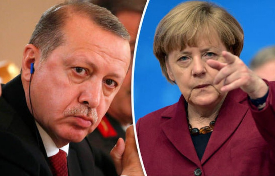 khi dong minh doi dau