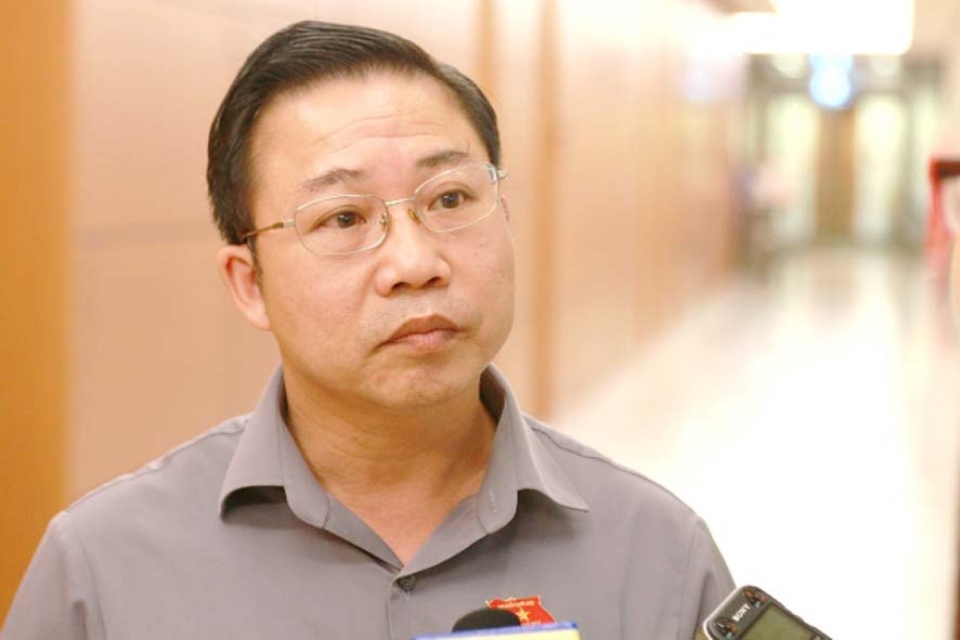 phai xem tham nhung la giac noi xam