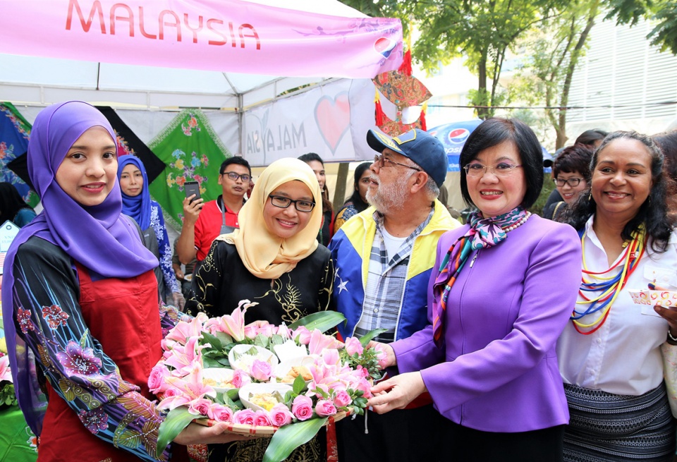 chuyen nghe phu quan phu nhan