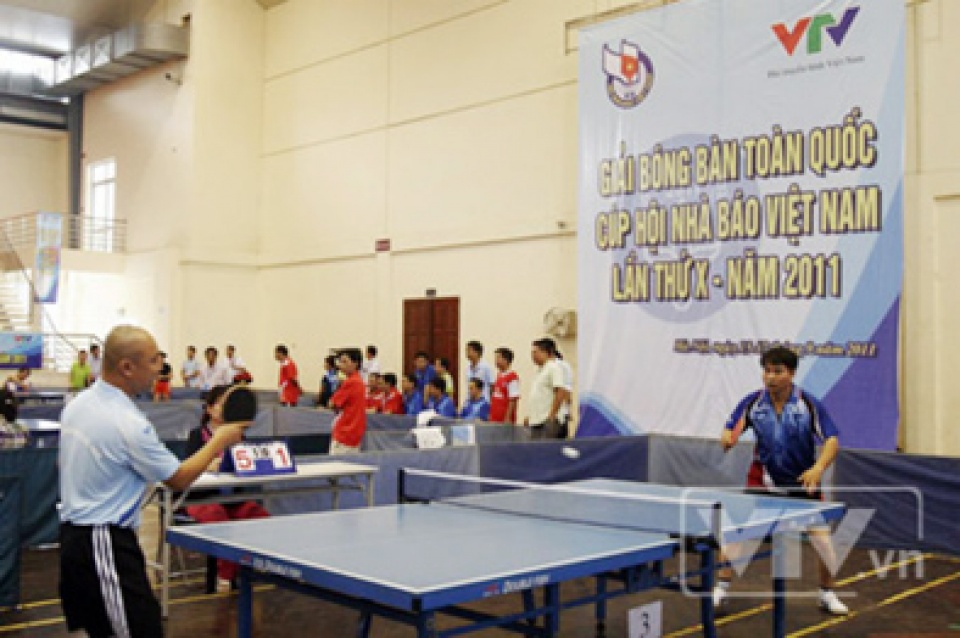 giai bong ban cup hoi nha bao viet nam lan thu xi